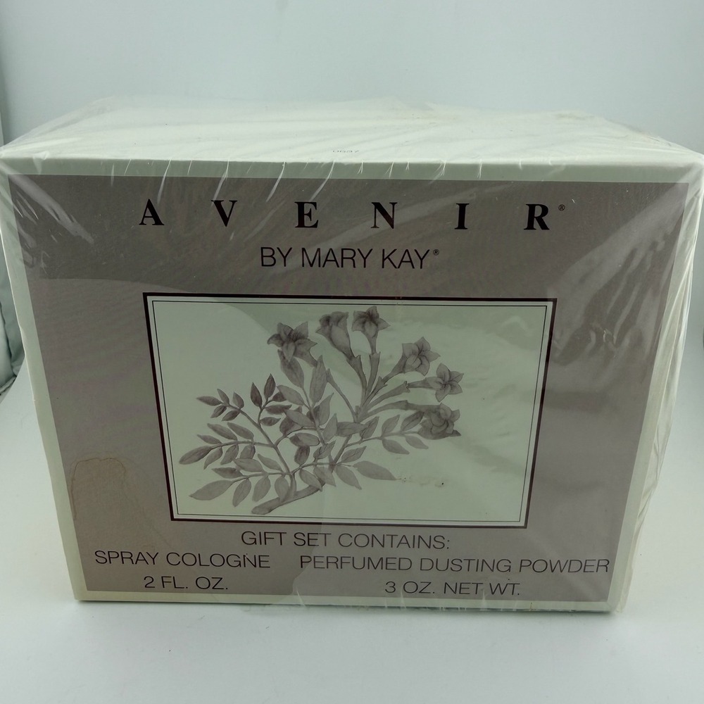 Mary Kay Avenir Fragrance Gift Set OS Gold New Vintage Cologne Powder Sealed